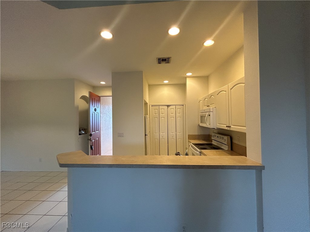 4255 Liron Avenue #202 Fort Myers FL 33916 2025014197 image3