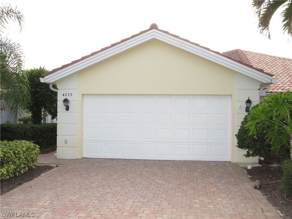 4255 Redonda Lane Naples FL 34119 223089350 image1