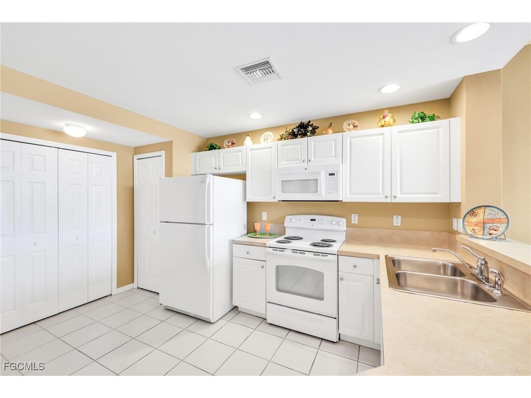 4256 Liron Avenue #104 Fort Myers FL 33916 2025019441 image6