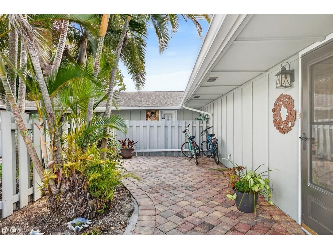 4257 Island Circle #3 Fort Myers FL 33919 2026010838 image3