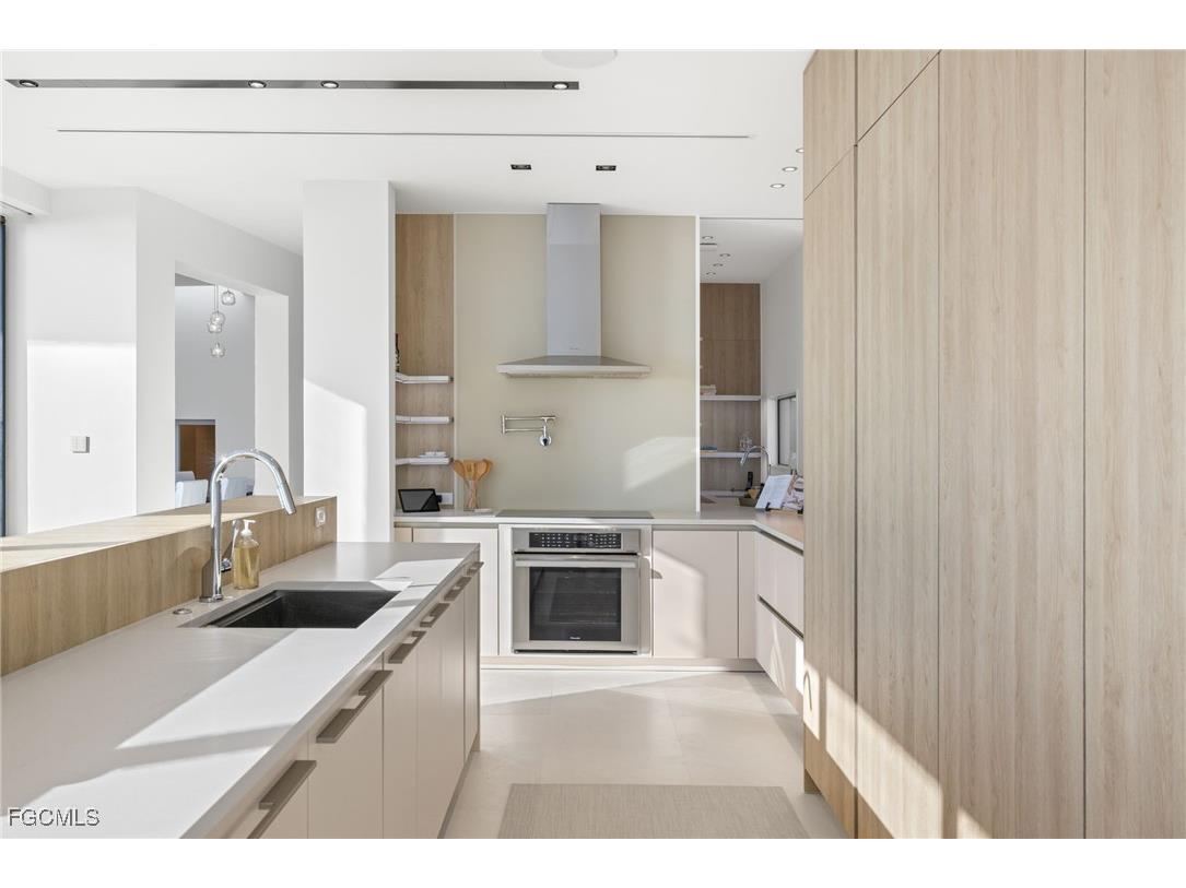 4257 W Gulf Drive Sanibel FL 33957 2025017463 image24