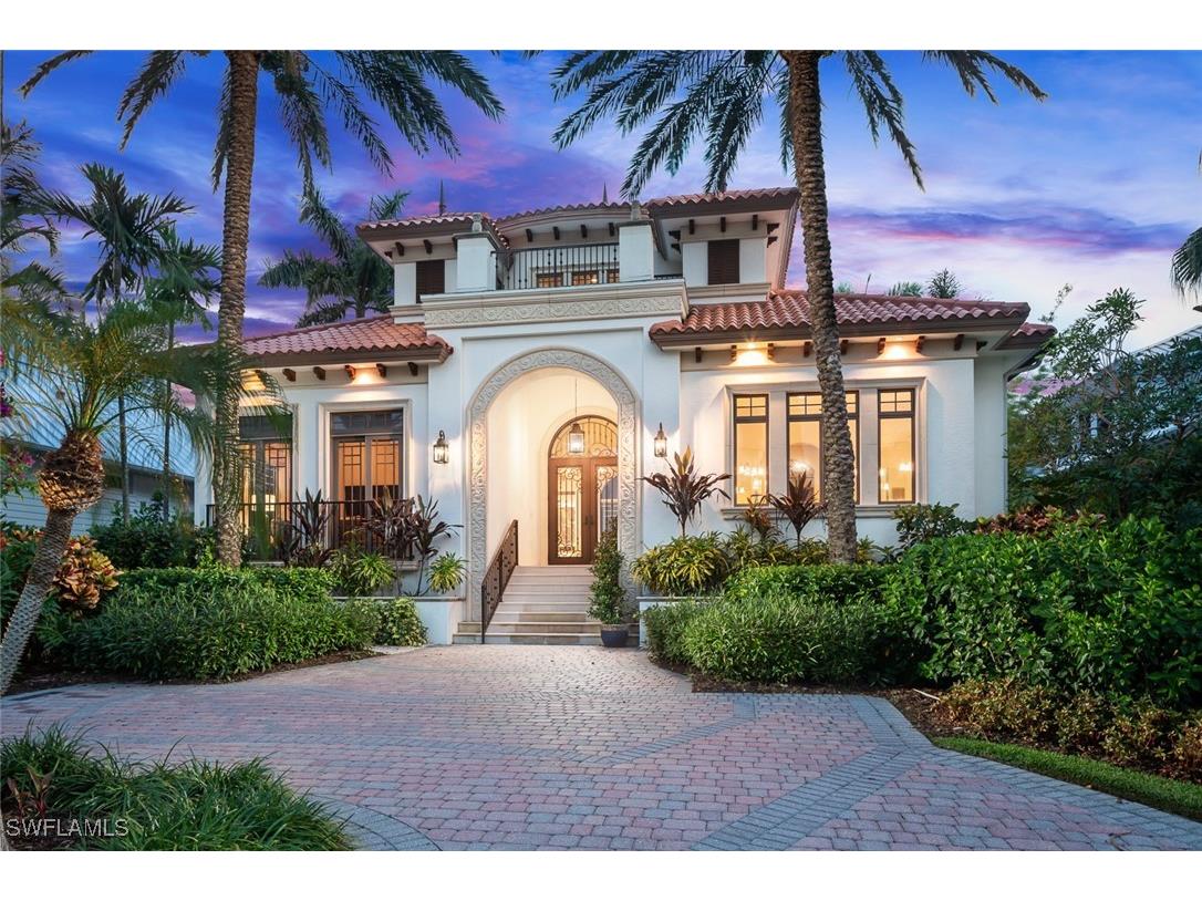 426 13th Avenue S Naples FL 34102 225072482 image1