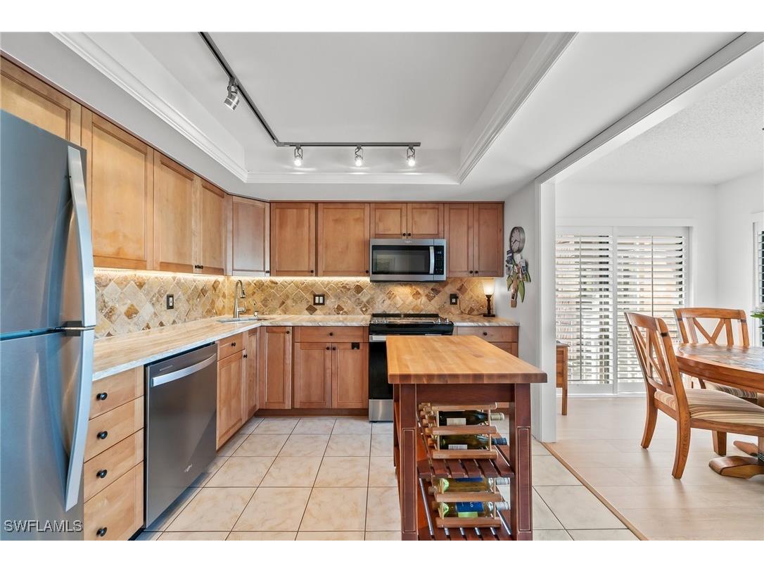 426 Meadowlark Lane #426B Naples FL 34105 225009223 image1