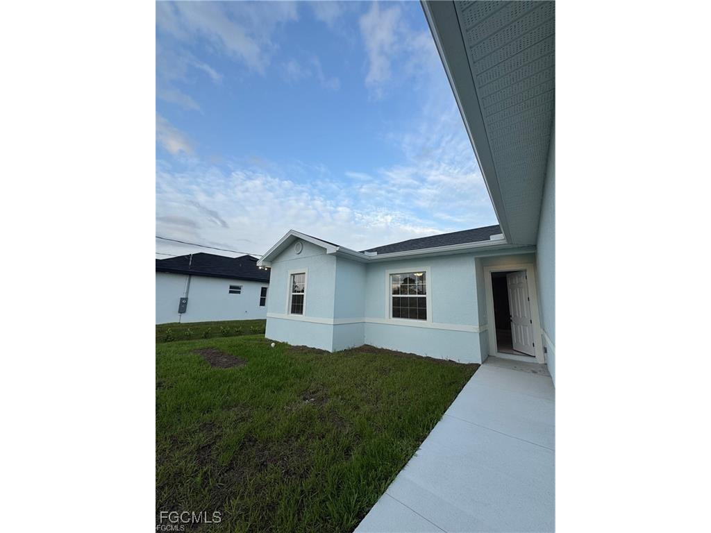 426 Mercedes Court Lehigh Acres FL 33972 2026002236 image4