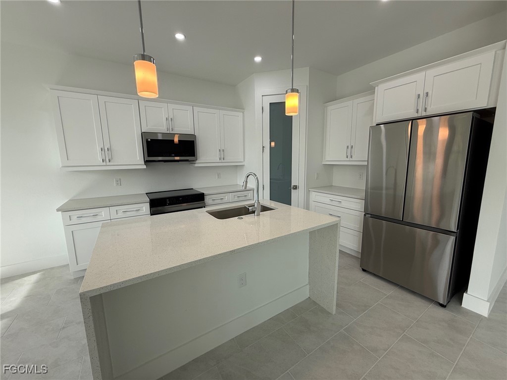 426 NW 3rd Terrace Cape Coral FL 33993 2025009258 image4