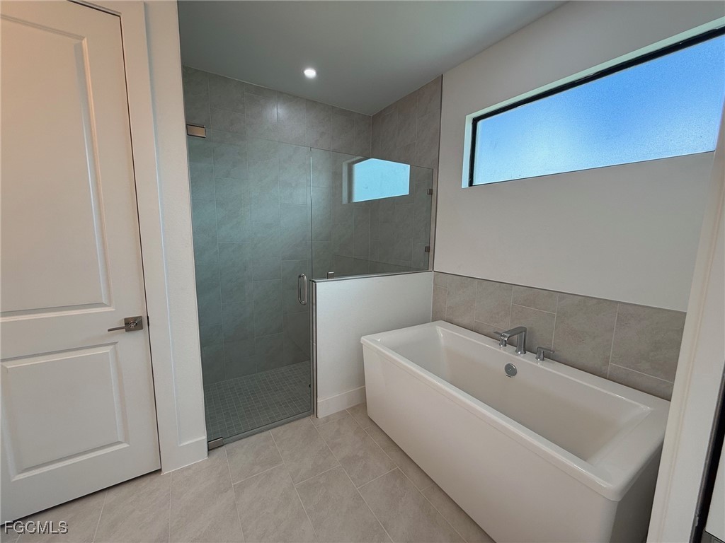 426 NW 3rd Terrace Cape Coral FL 33993 2025009258 image6