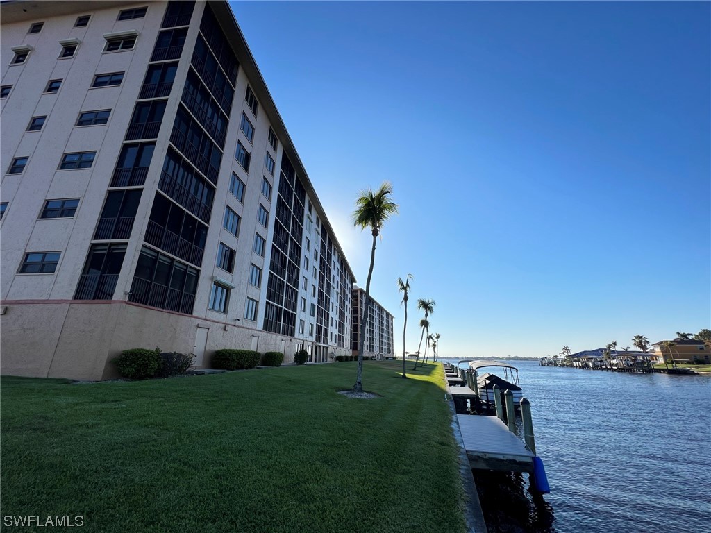 4260 SE 20th Place #207 Cape Coral FL 33904 223009503 image1