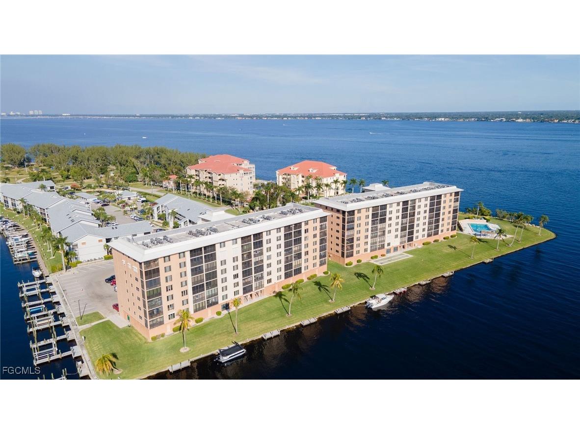 4260 SE 20th Place #401 Cape Coral FL 33904 2025002896 image1