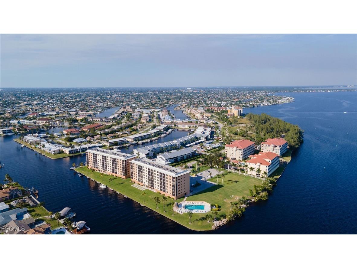 4260 SE 20th Place #401 Cape Coral FL 33904 2025002896 image4