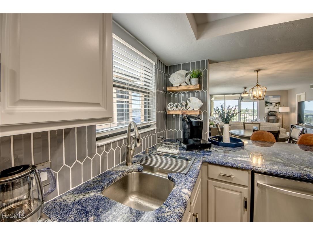 4260 SE 20th Place #701 Cape Coral FL 33904 2025006835 image8