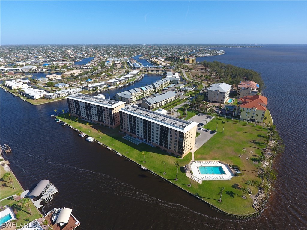4260 SE 20th Place #805 Cape Coral FL 33904 223028008 image1