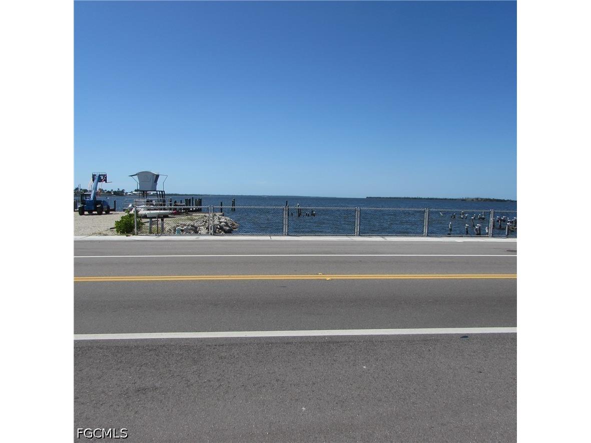 4262 Pine Island Road NW Matlacha FL 33993 2026017869 image2