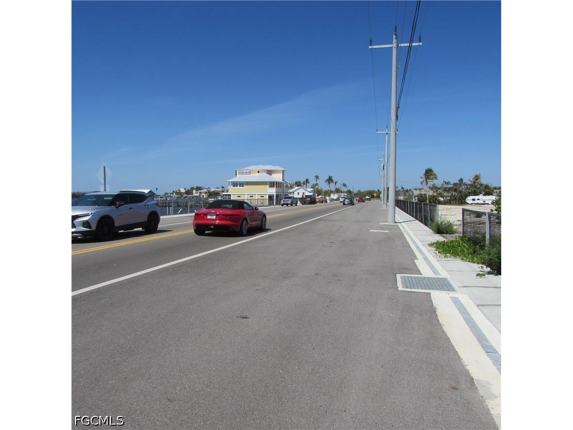 4262 Pine Island Road NW Matlacha FL 33993 2026017869 image3