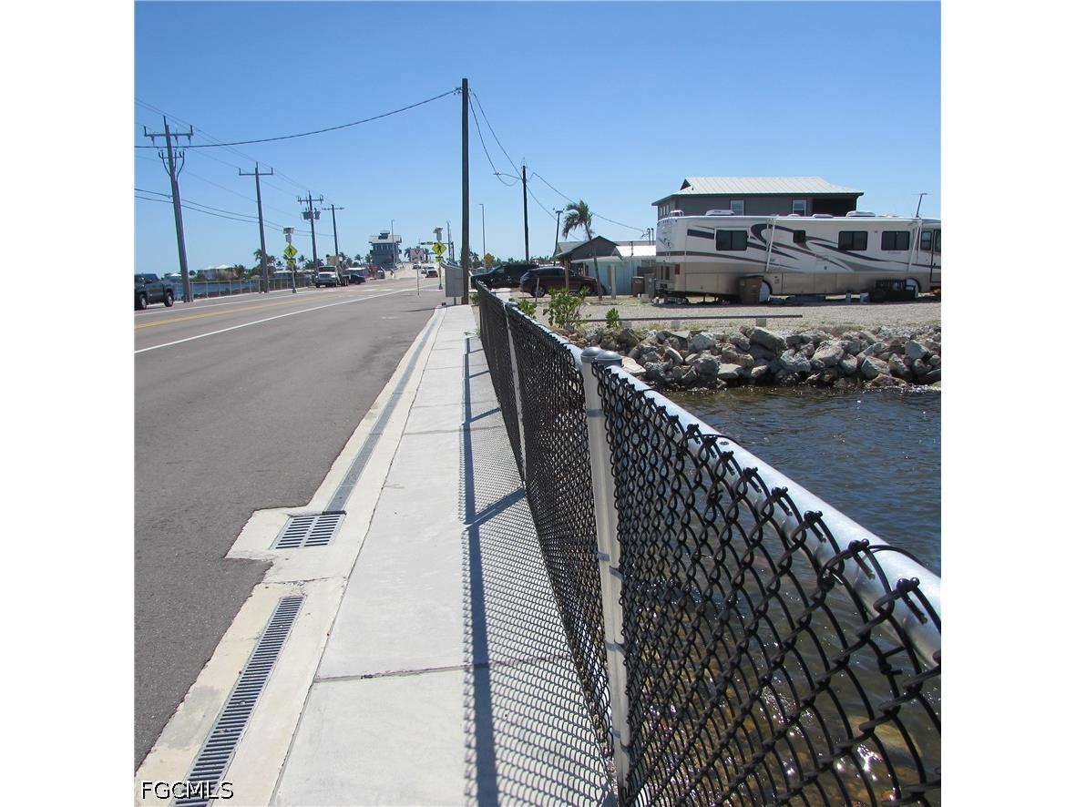 4262 Pine Island Road NW Matlacha FL 33993 2026017869 image9