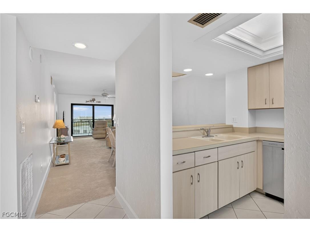 4263 Bay Beach Lane #815 Fort Myers Beach FL 33931 2026012839 image3