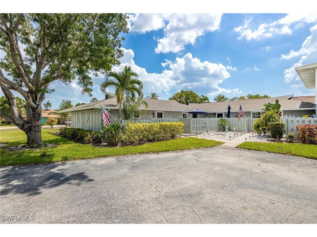 4263 Island Circle #UNIT E Fort Myers FL 33919 224082461 image1