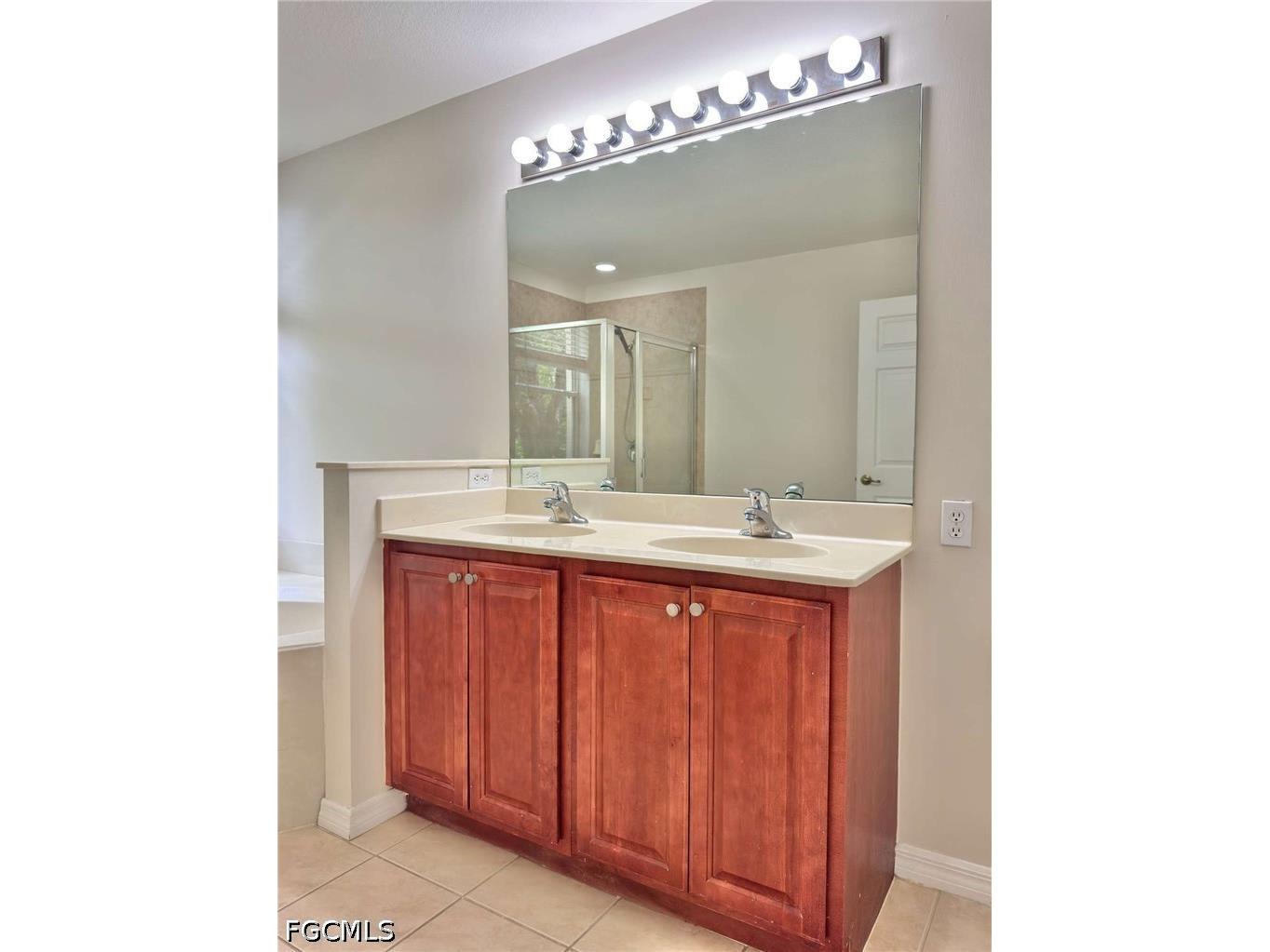4263 Liron Avenue #102 Fort Myers FL 33916 2026024846 image28
