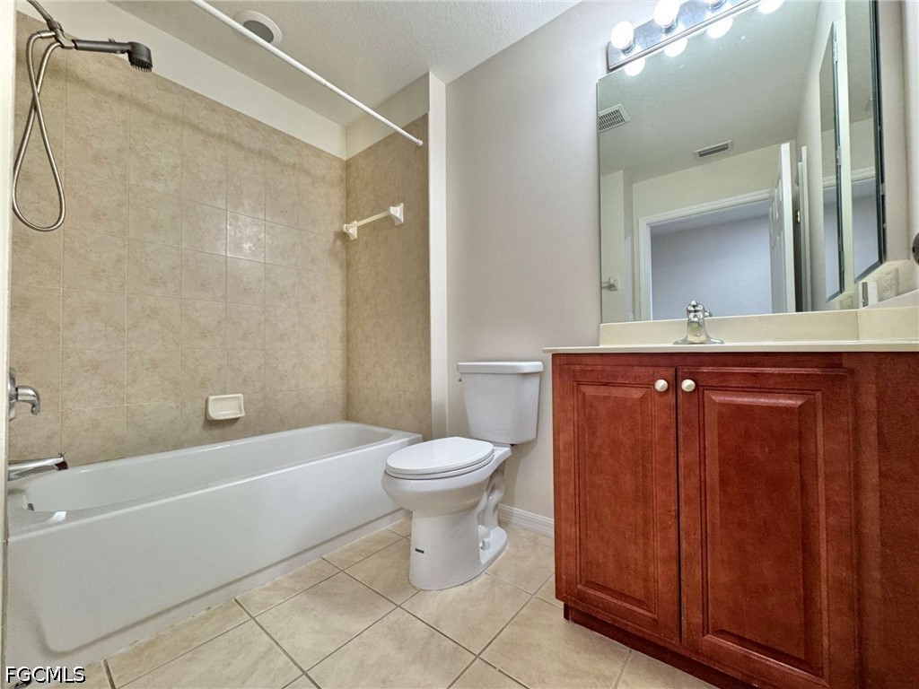 4263 Liron Avenue #102 Fort Myers FL 33916 2026024846 image37