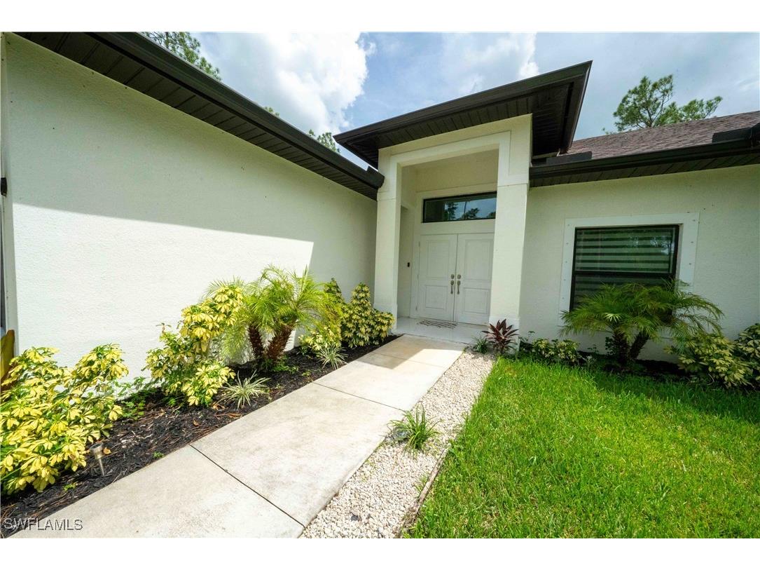 4264 8th Avenue NE Naples FL 34120 225069092 image4