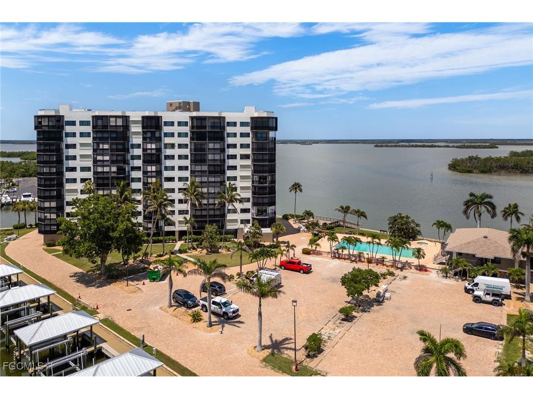 4265 Bay Beach Lane #425 Fort Myers Beach FL 33931 2025007020 image1