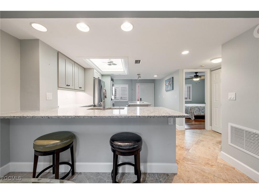 4265 Bay Beach Lane #425 Fort Myers Beach FL 33931 2025007020 image22