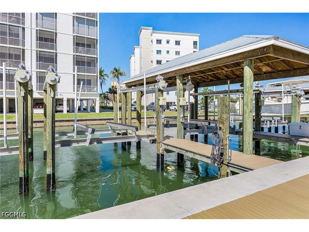 4265 Bay Beach Lane #522 Fort Myers Beach FL 33931 2025021189 image20