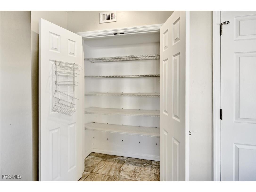 4265 Island Circle #B Fort Myers FL 33919 2026003822 image15