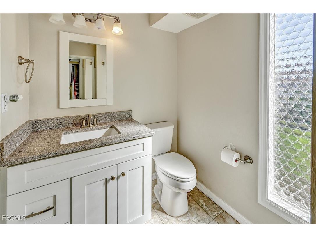 4265 Island Circle #B Fort Myers FL 33919 2026003822 image18