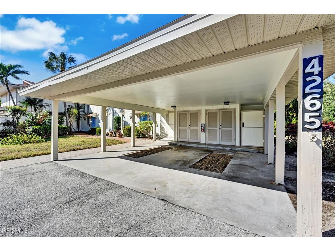 4265 Island Circle #B Fort Myers FL 33919 2026003822 image2