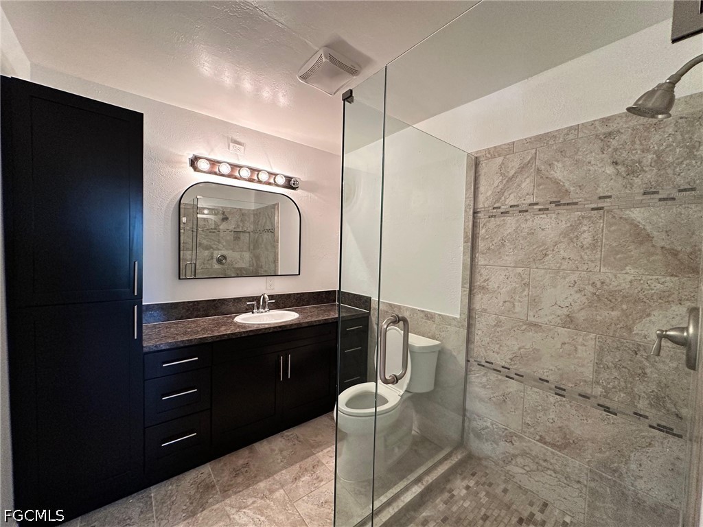 4266 Island Circle #B Fort Myers FL 33919 2026022060 image10
