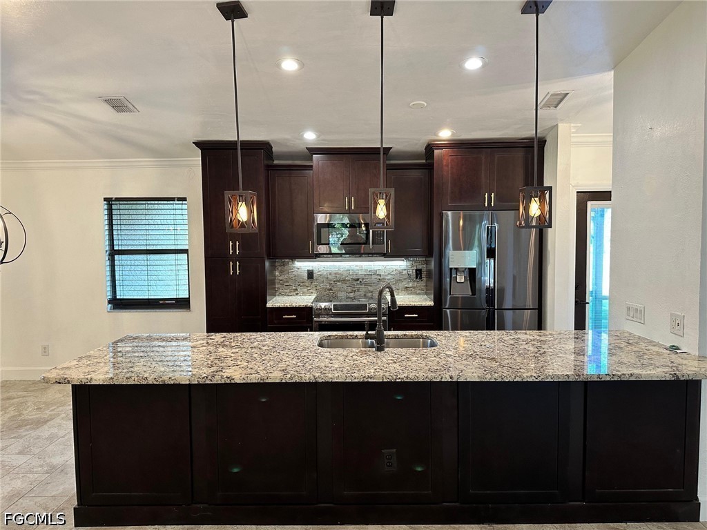 4266 Island Circle #B Fort Myers FL 33919 2026022060 image4