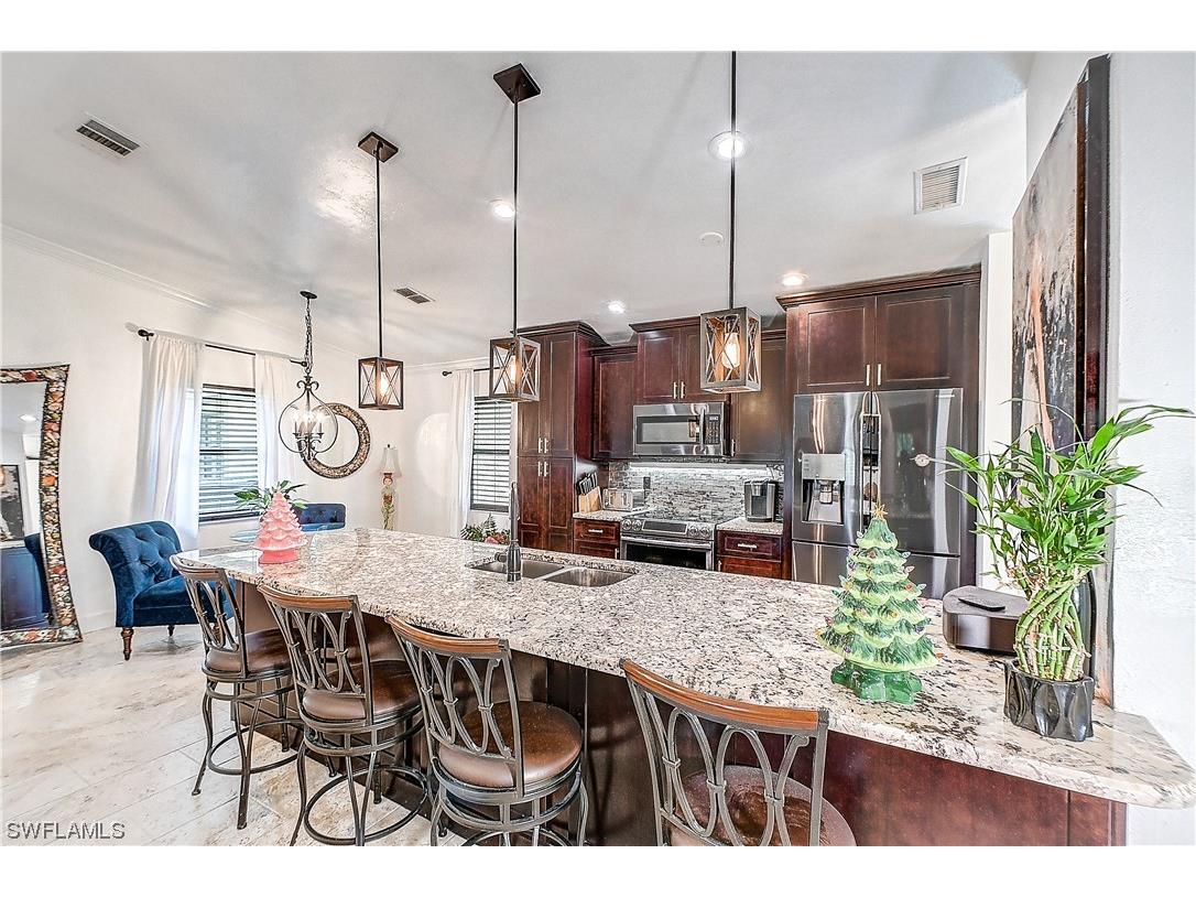 4266 Island Circle #B Fort Myers FL 33919 223088450 image1