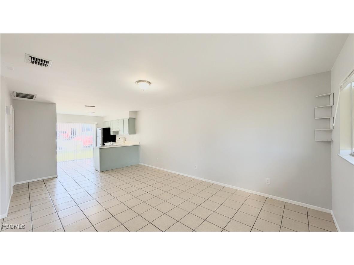 427 NE Pine Island Lane #1 Cape Coral FL 33909 2025011413 image2