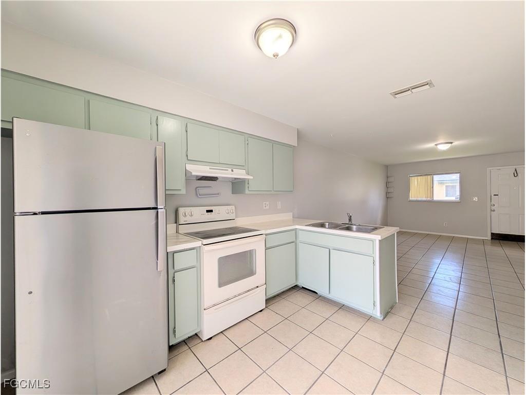 427 NE Pine Island Lane #1 Cape Coral FL 33909 2025011413 image3