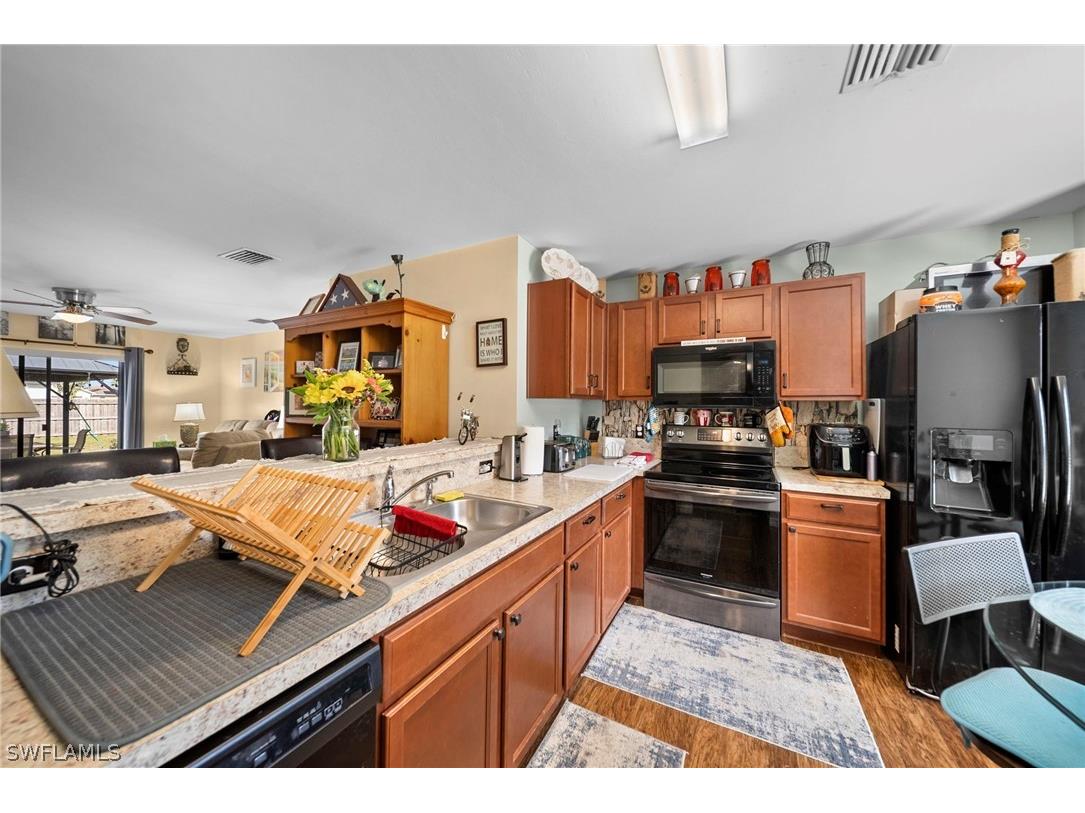 427 NW 3rd Street Cape Coral FL 33993 226010692 image2