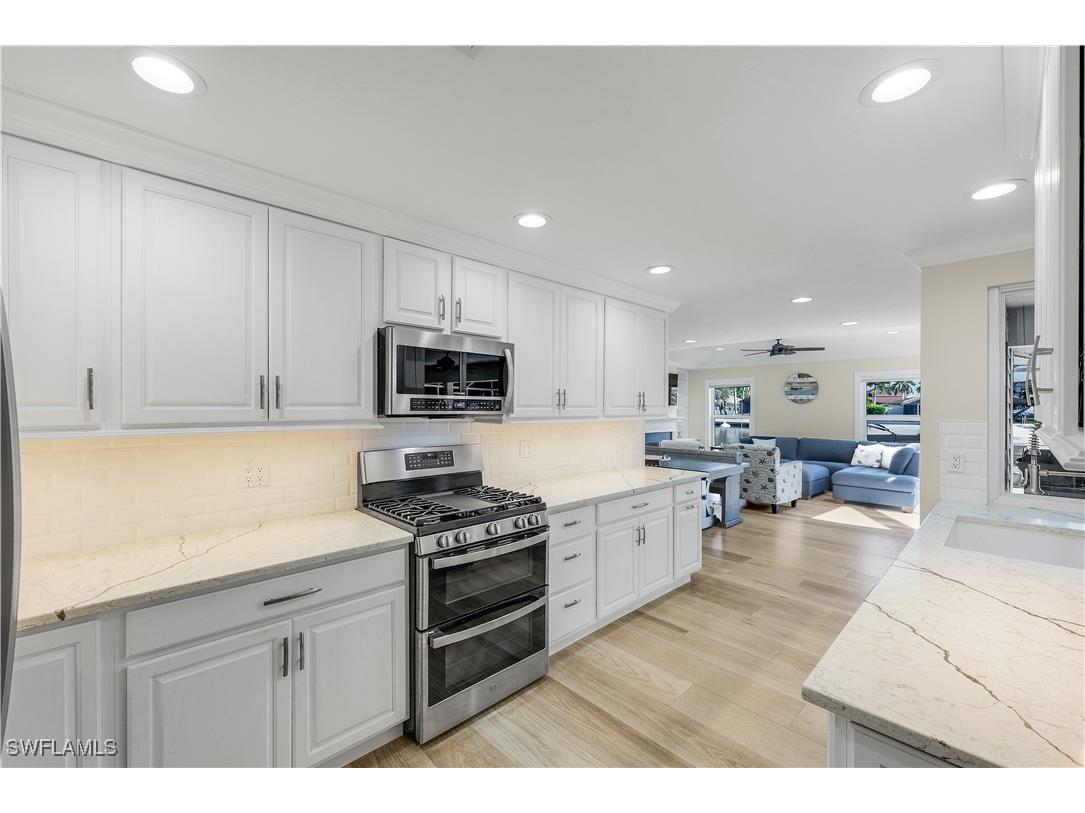 427 Nassau Court Marco Island FL 34145 225075990 image6