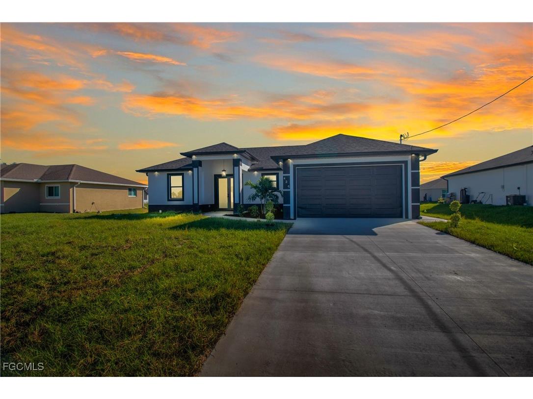 427 Petite Avenue Lehigh Acres FL 33974 2025015731 image1
