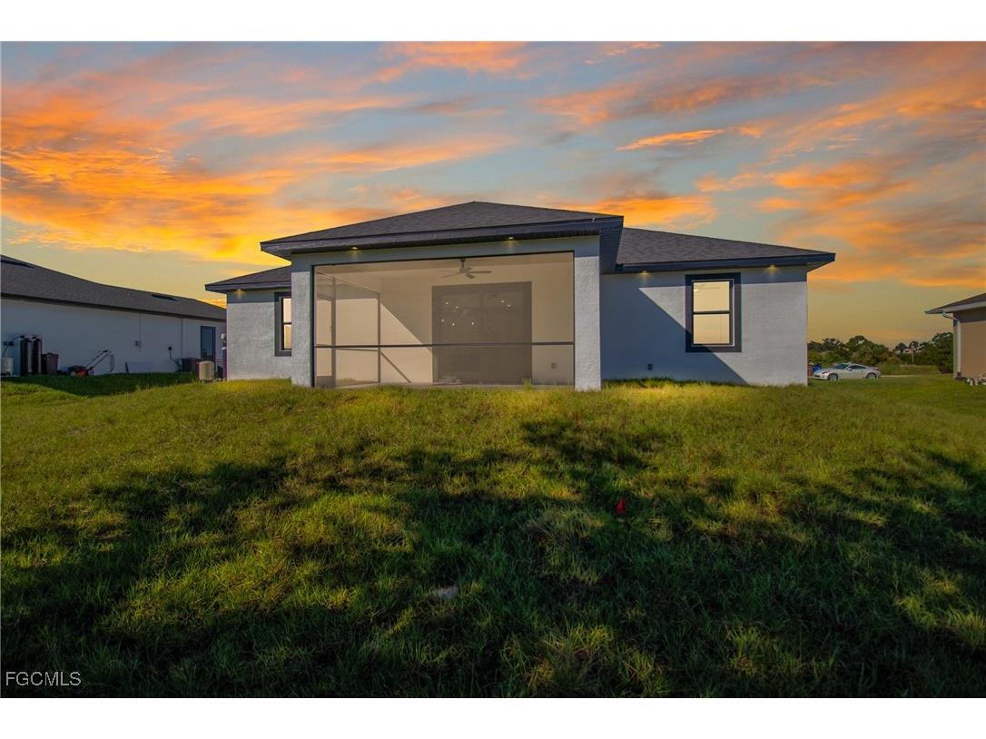 427 Petite Avenue Lehigh Acres FL 33974 2025015731 image36