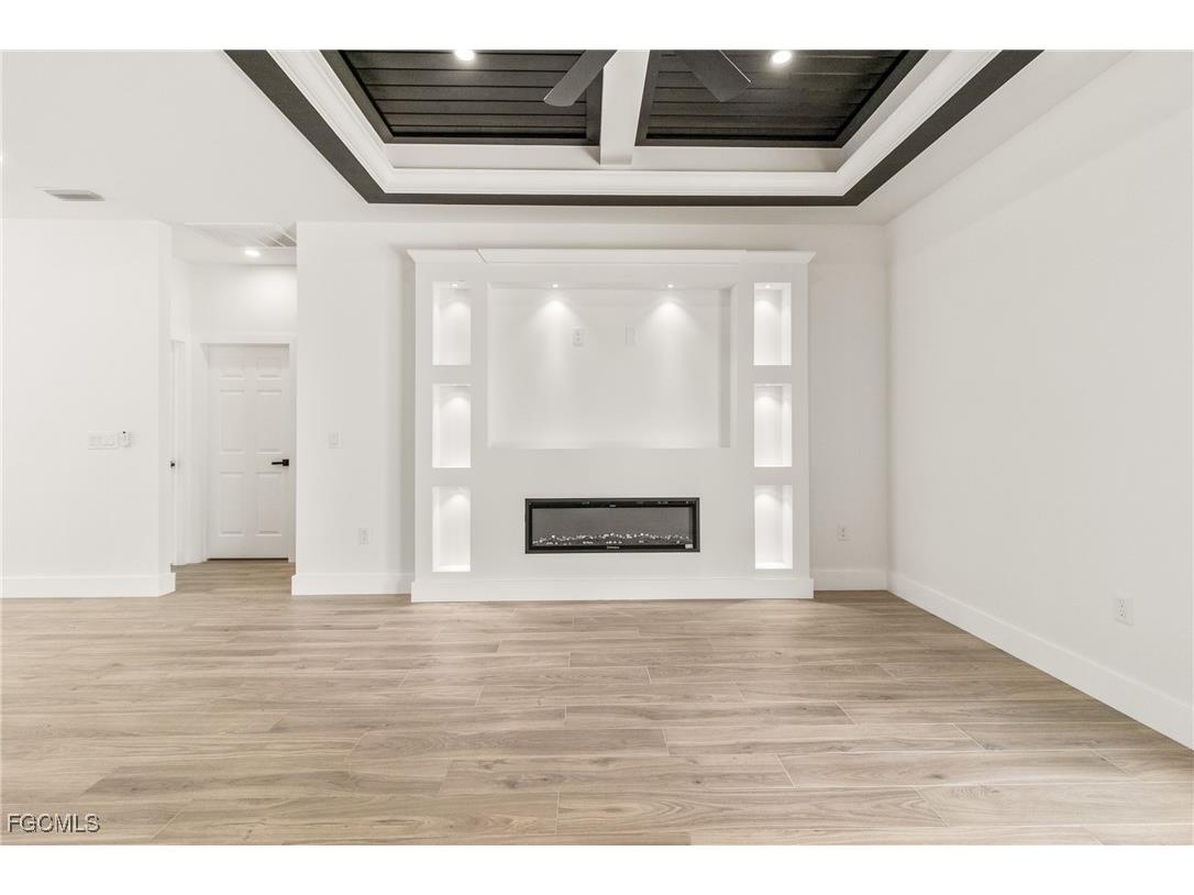 427 Petite Avenue Lehigh Acres FL 33974 2025015731 image9