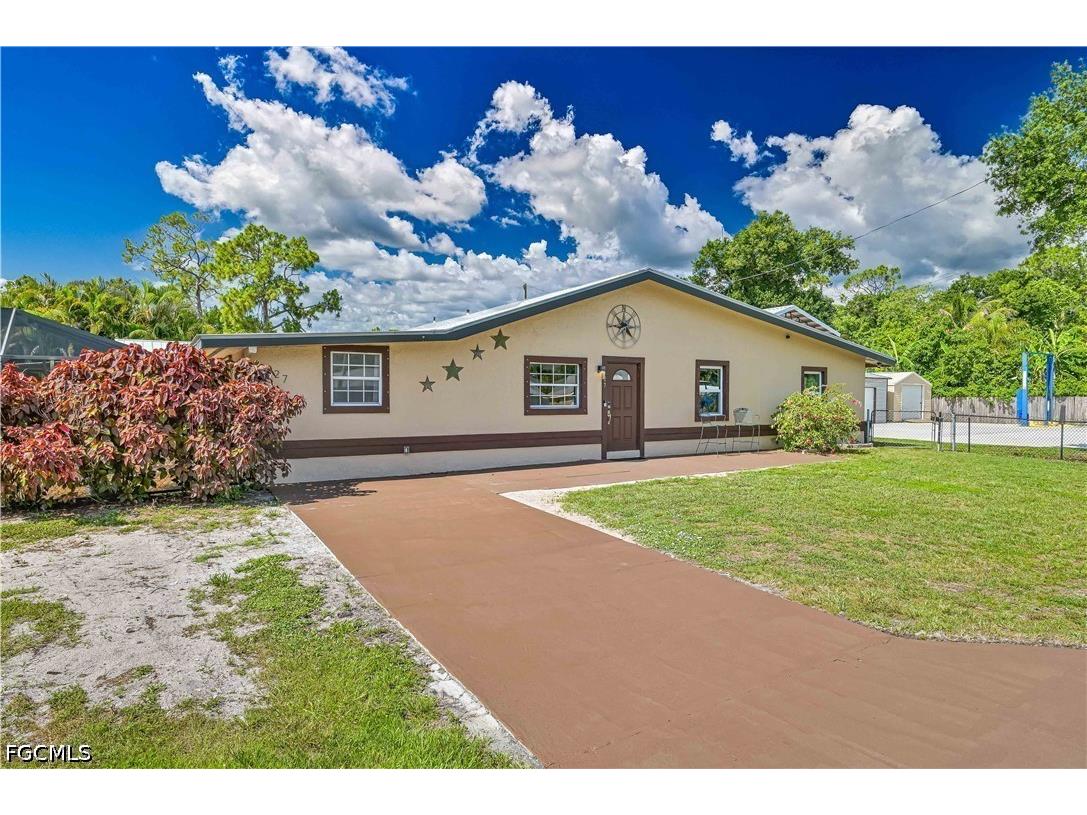 427 Stockton Street North Fort Myers FL 33903 2026027142 image2