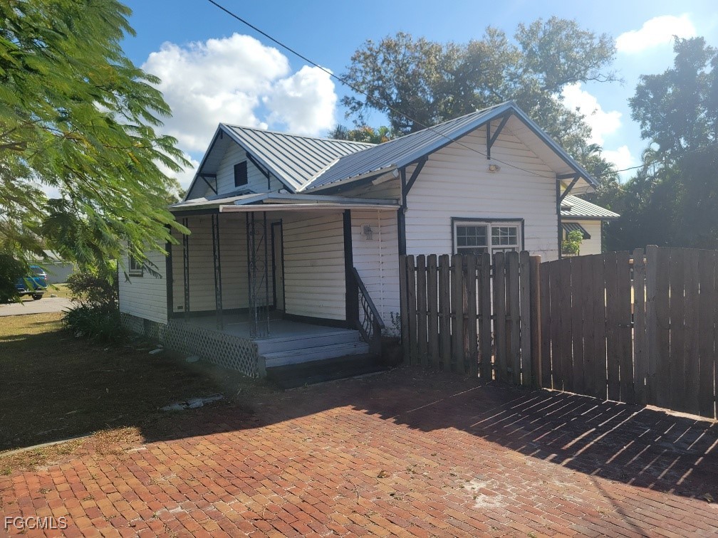 4272/4278 Scott Avenue Fort Myers FL 33905 2025025600 image1