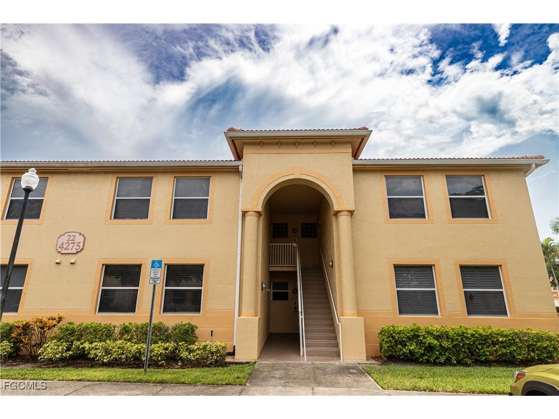 4275 Bellasol Circle #2223 Fort Myers FL 33916 2025004918 image1