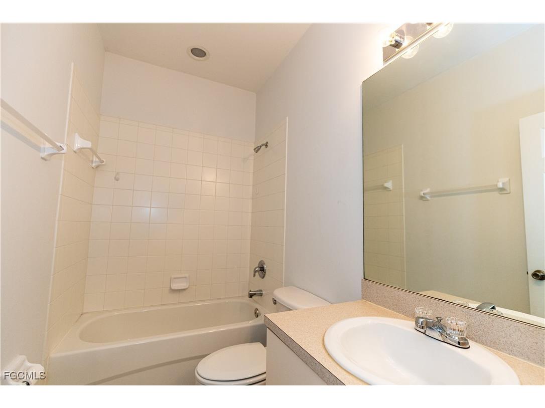 4275 Bellasol Circle #2223 Fort Myers FL 33916 2025004918 image18