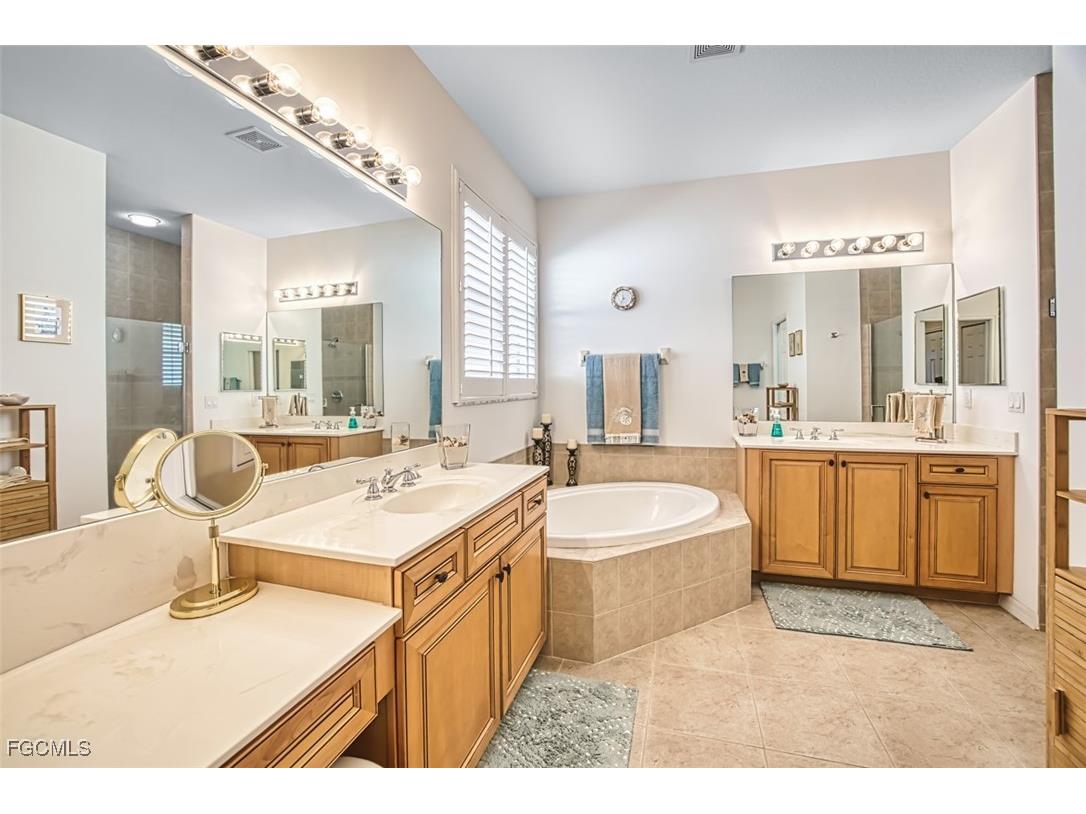 4276 River Bank Way Punta Gorda FL 33980 2025024211 image31