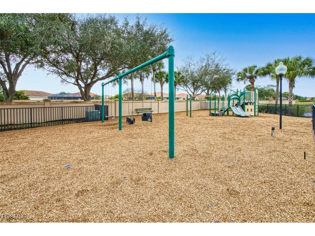 4276 River Bank Way Punta Gorda FL 33980 2025024211 image45