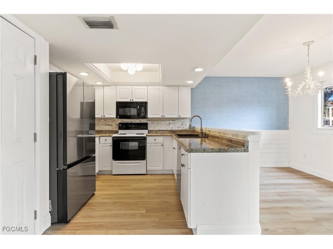 4277 Island Circle #1 Fort Myers FL 33919 2025024876 image9