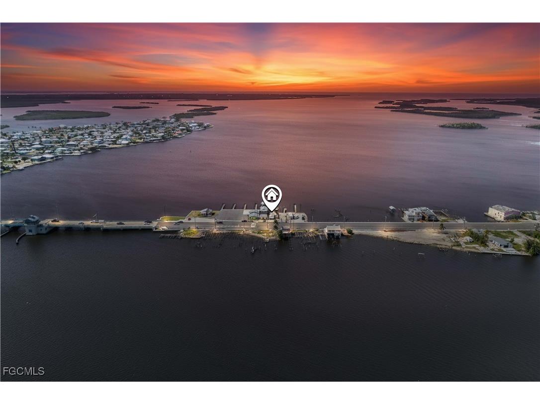 4278 Pine Island Road NW Matlacha FL 33993 2025012952 image1