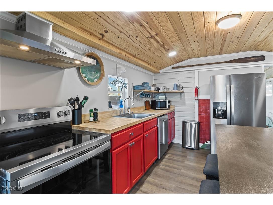 4278 Pine Island Road NW Matlacha FL 33993 2025012952 image26