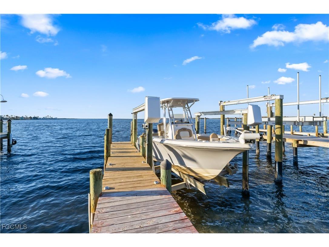 4278 Pine Island Road NW Matlacha FL 33993 2025012952 image5