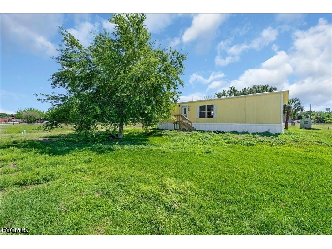 428 Avenue D NW Moore Haven FL 33471 2026014536 image1